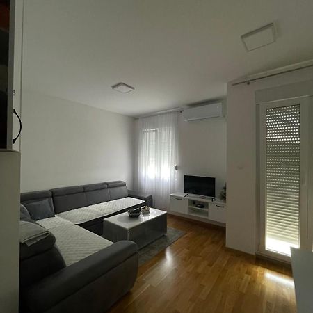 Laki Appartement Nikšić Buitenkant foto