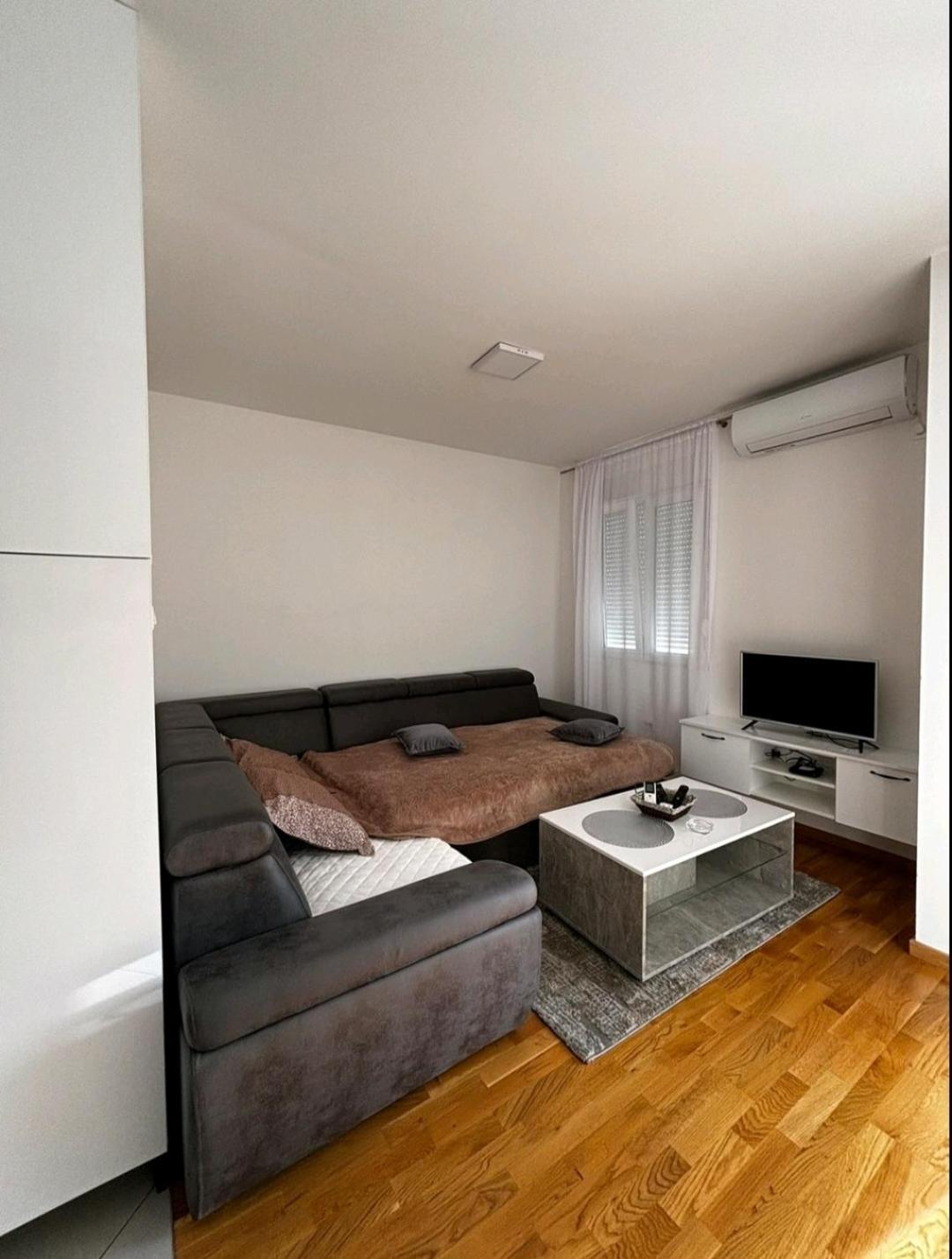 Laki Appartement Nikšić Kamer foto